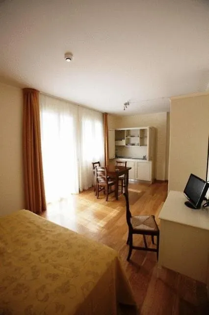Hotel Semi Di Limone Mogliano Veneto 2*,  Italia